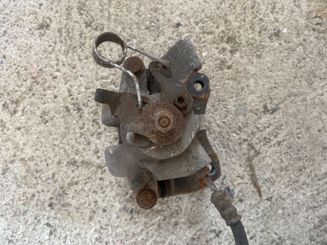 bontott AUDI A4 B7 Jobb hátsó Féknyereg Munkahengerrel