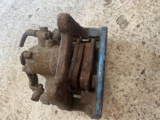 bontott AUDI A4 B7 Jobb hátsó Féknyereg Munkahengerrel