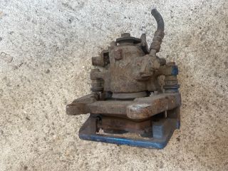 bontott AUDI A4 B7 Jobb hátsó Féknyereg Munkahengerrel