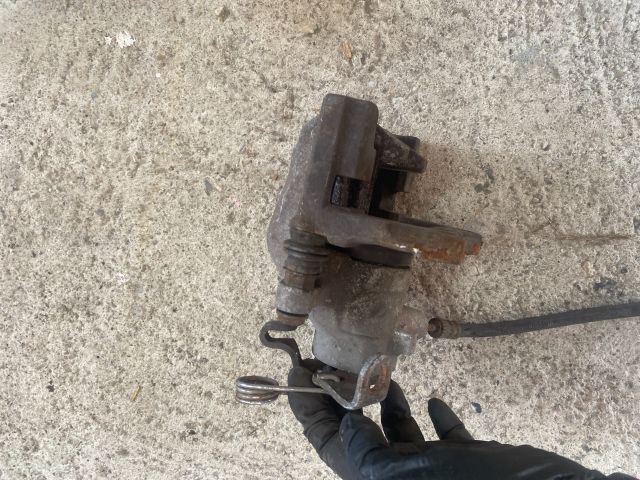 bontott AUDI A4 B7 Jobb hátsó Féknyereg Munkahengerrel