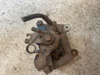 bontott AUDI A4 B7 Jobb hátsó Féknyereg Munkahengerrel