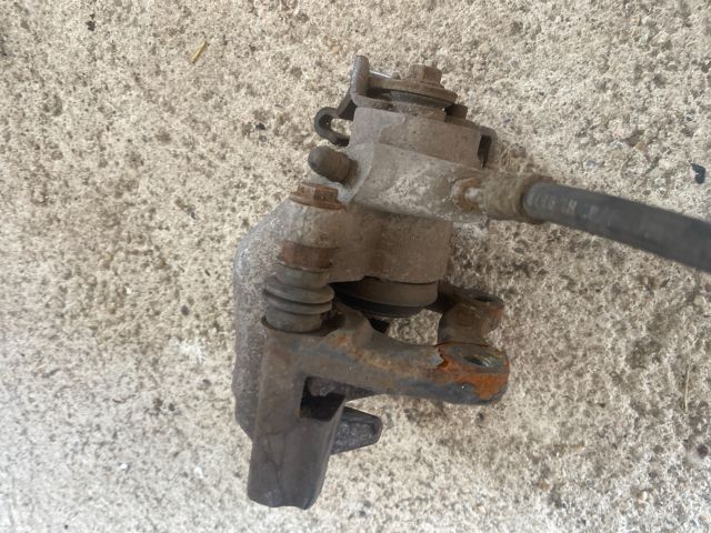 bontott AUDI A4 B7 Jobb hátsó Féknyereg Munkahengerrel