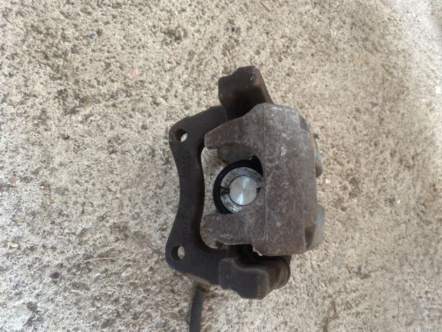 bontott AUDI A4 B7 Jobb hátsó Féknyereg Munkahengerrel