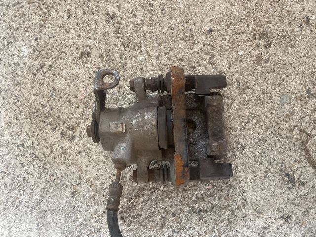 bontott AUDI A4 B7 Jobb hátsó Féknyereg Munkahengerrel