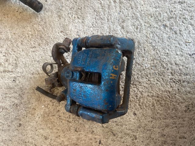 bontott AUDI A4 B7 Jobb hátsó Féknyereg Munkahengerrel