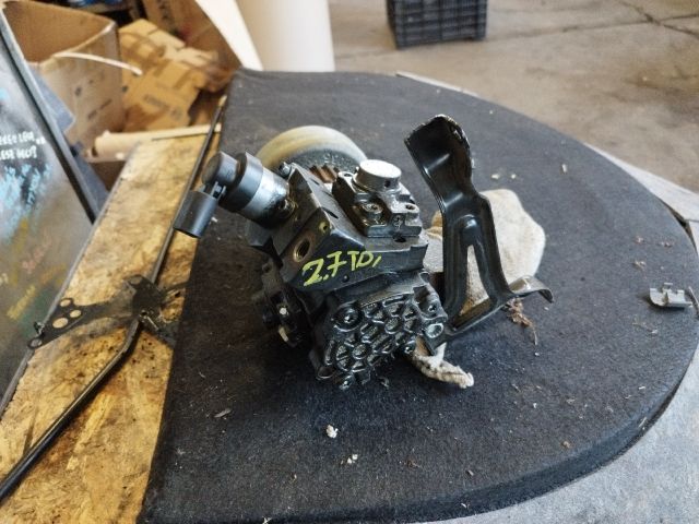 bontott AUDI A4 B7 Nagynyomású Szivattyú