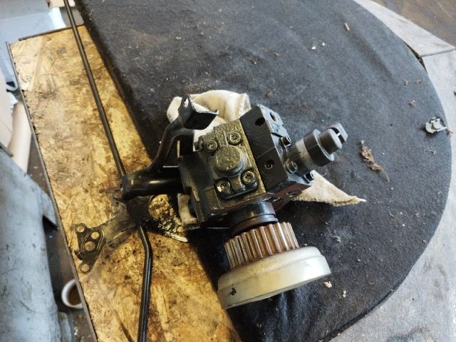 bontott AUDI A4 B7 Nagynyomású Szivattyú