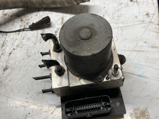 bontott AUDI A4 B7 ABS Kocka