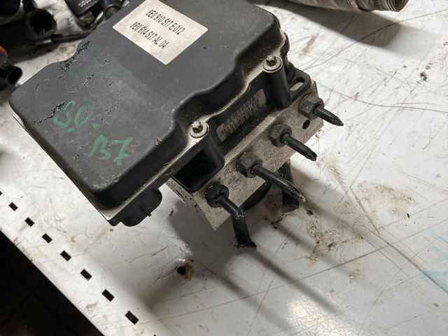 bontott AUDI A4 B7 ABS Kocka