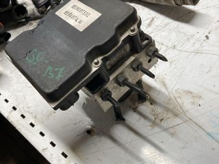 bontott AUDI A4 B7 ABS Kocka