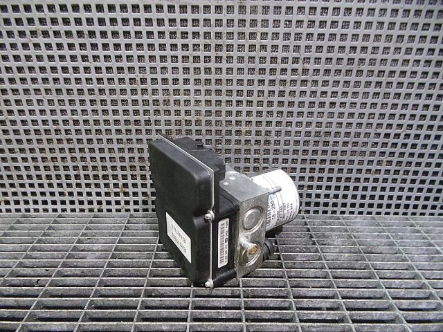 bontott AUDI A4 B7 ABS Kocka