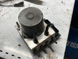 bontott AUDI A4 B7 ABS Kocka