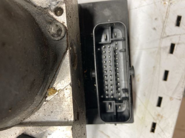 bontott AUDI A4 B7 ABS Kocka