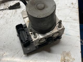 bontott AUDI A4 B7 ABS Kocka