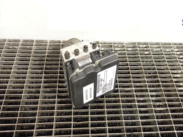 bontott AUDI A4 B7 ABS Kocka