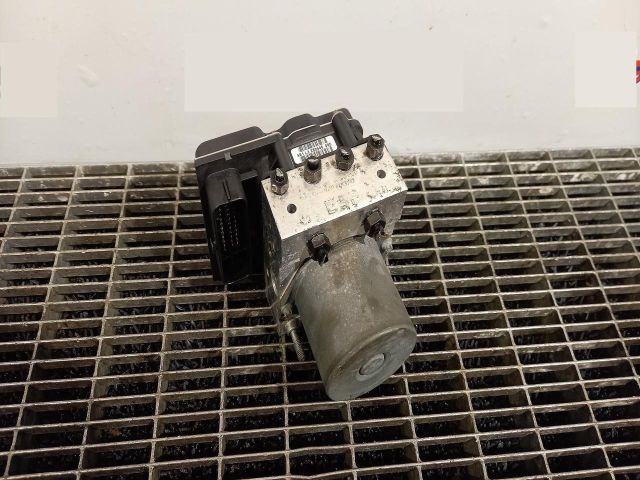 bontott AUDI A4 B7 ABS Kocka