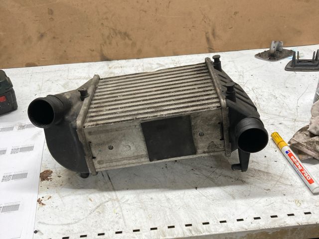 bontott AUDI A4 B7 Intercooler