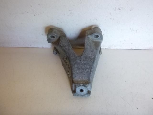 bontott AUDI A4 B7 Motor Tartó Bak (Fém)