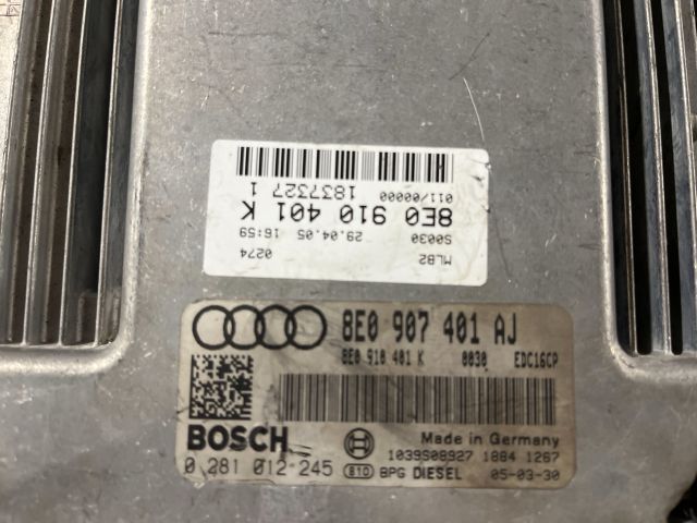 bontott AUDI A4 B7 Motorvezérlő