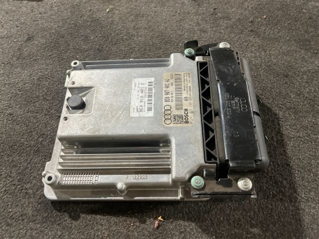 bontott AUDI A4 B7 Motorvezérlő