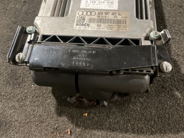 bontott AUDI A4 B7 Motorvezérlő