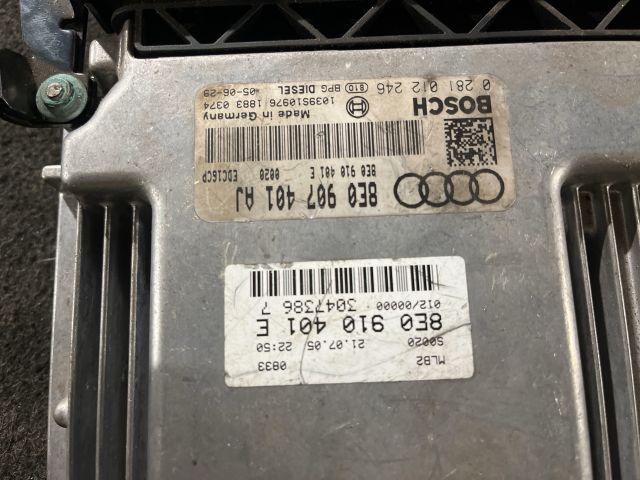 bontott AUDI A4 B7 Motorvezérlő