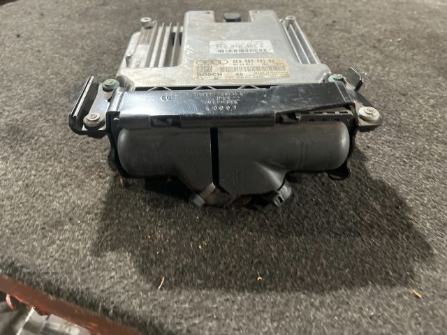 bontott AUDI A4 B7 Motorvezérlő