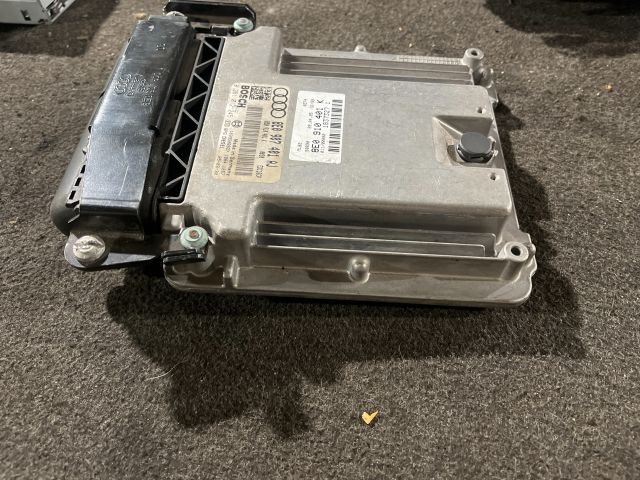 bontott AUDI A4 B7 Motorvezérlő