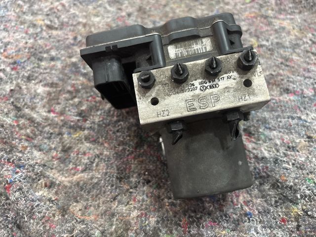 bontott AUDI A4 B7 ABS Kocka