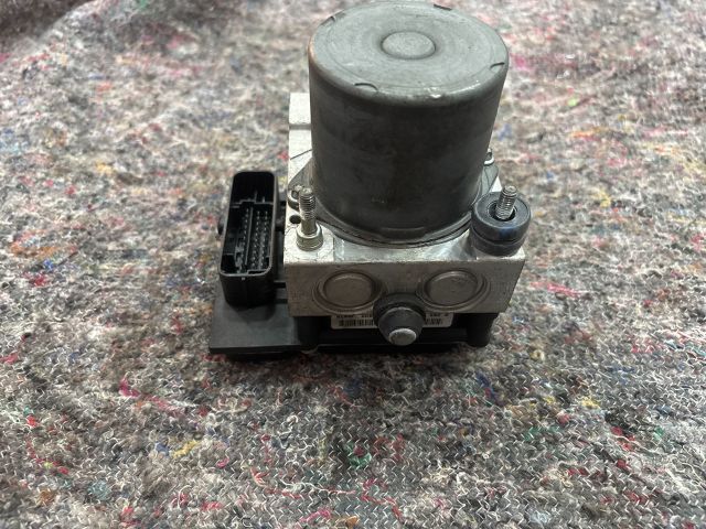 bontott AUDI A4 B7 ABS Kocka