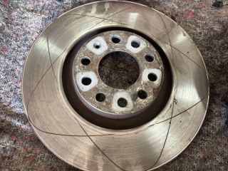 bontott AUDI A4 B7 Első Pár Fék Szett (Nyereg, Tárcsa, Betét)