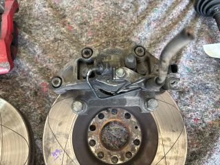 bontott AUDI A4 B7 Első Pár Fék Szett (Nyereg, Tárcsa, Betét)