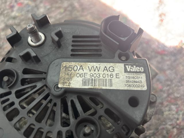 bontott AUDI A4 B7 Generátor