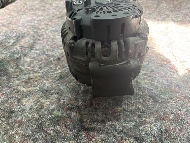 bontott AUDI A4 B7 Generátor