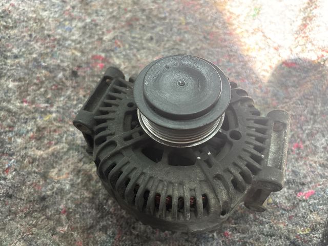 bontott AUDI A4 B7 Generátor