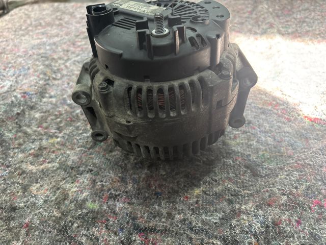 bontott AUDI A4 B7 Generátor