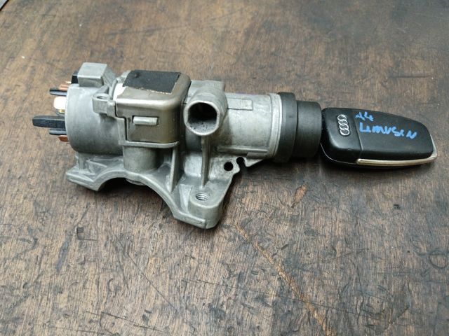 bontott AUDI A4 B7 Gyújtáskapcsoló Házzal