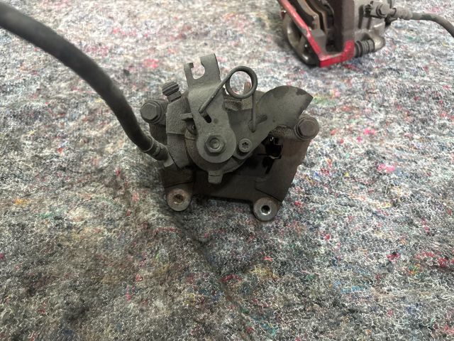 bontott AUDI A4 B7 Hátsó Pár Fék Szett (Nyereg, Tárcsa, Betét)