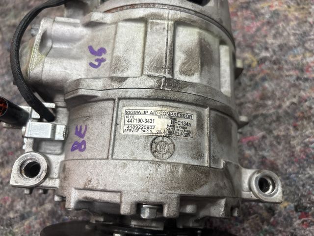 bontott AUDI A4 B7 Klímakompresszor