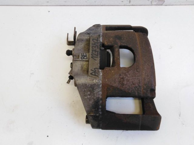 bontott AUDI A4 B7 Bal első Féknyereg Munkahengerrel