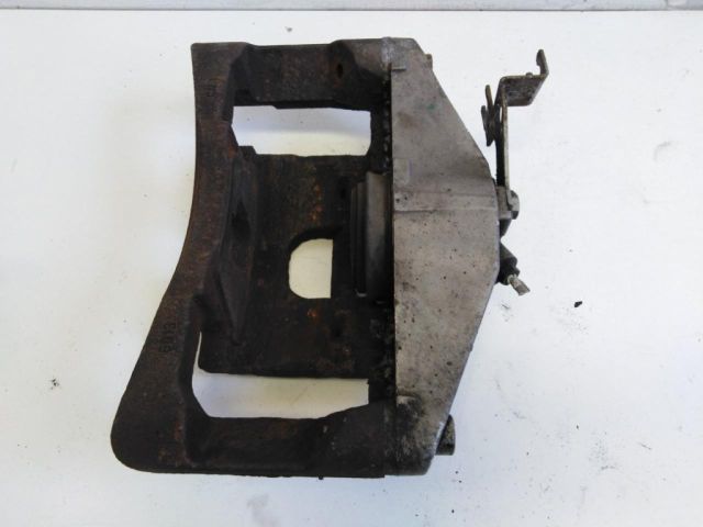 bontott AUDI A4 B7 Bal első Féknyereg Munkahengerrel