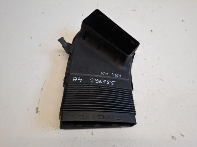 bontott AUDI A4 B7 Légbeömlő Cső