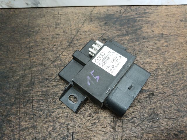 bontott AUDI A4 B7 Üzemanyag Szivattyú Relé