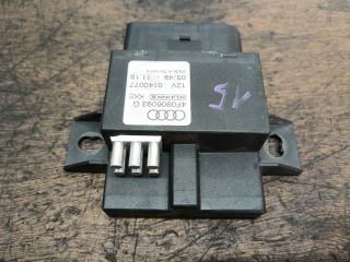 bontott AUDI A4 B7 Üzemanyag Szivattyú Relé