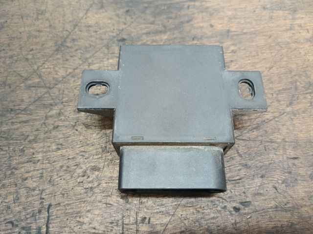 bontott AUDI A4 B7 Üzemanyag Szivattyú Relé