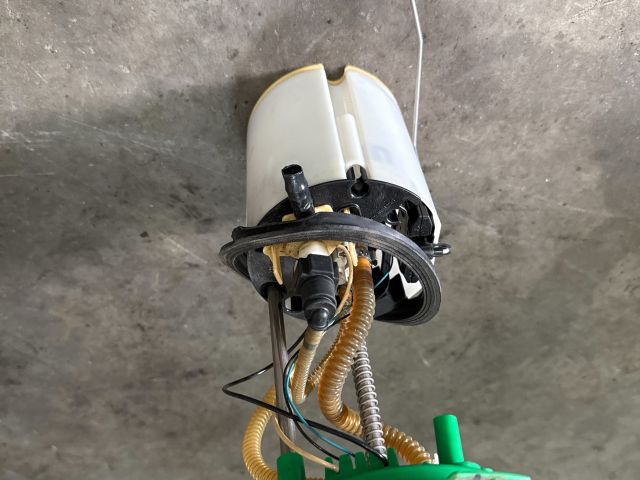 bontott AUDI A4 B7 Üzemanyag Szivattyú