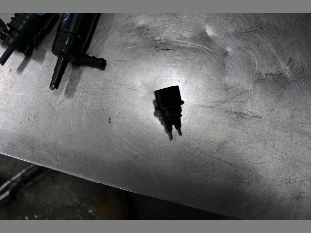 bontott AUDI A4 B7 Ablakmosó Tartály Szintjelző