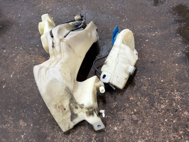 bontott AUDI A4 B7 Ablakmosó Tartály