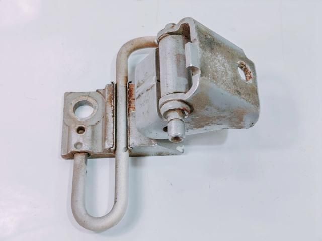 bontott AUDI A4 B7 Ajtó Zsanér (Pozíciófüggetlen)