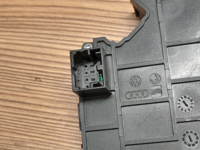 bontott AUDI A4 B7 Aktív Kormány Elektronika
